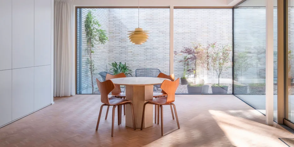 Instalación de puertas y ventanas aluminio en Barcelona Serie Soleal GY 55 de Technal 938x469 - Instalación de puertas y ventanas aluminio en Barcelona